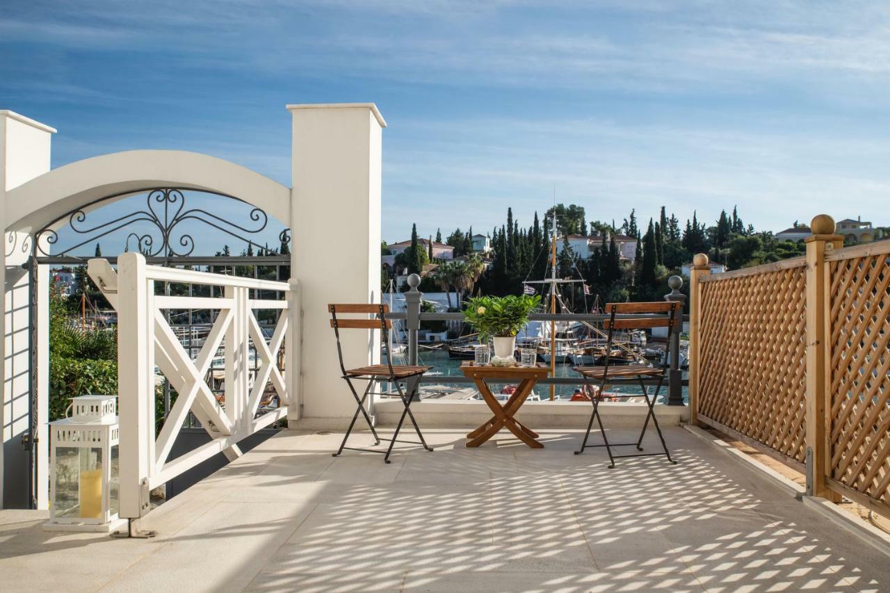 Porto Vecchio Luxury Suites Spetses Town Extérieur photo