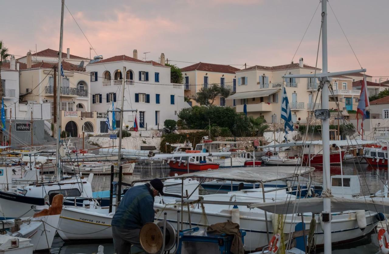 Porto Vecchio Luxury Suites Spetses Town Extérieur photo